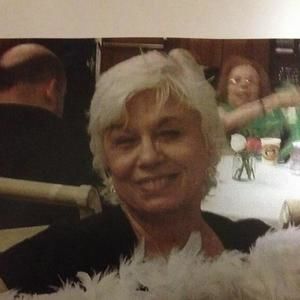 Meet your Posher, Eleni